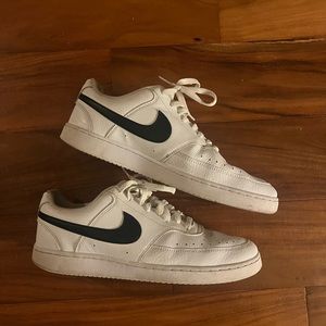 Black and White Airforce 1s Men’s Us 11